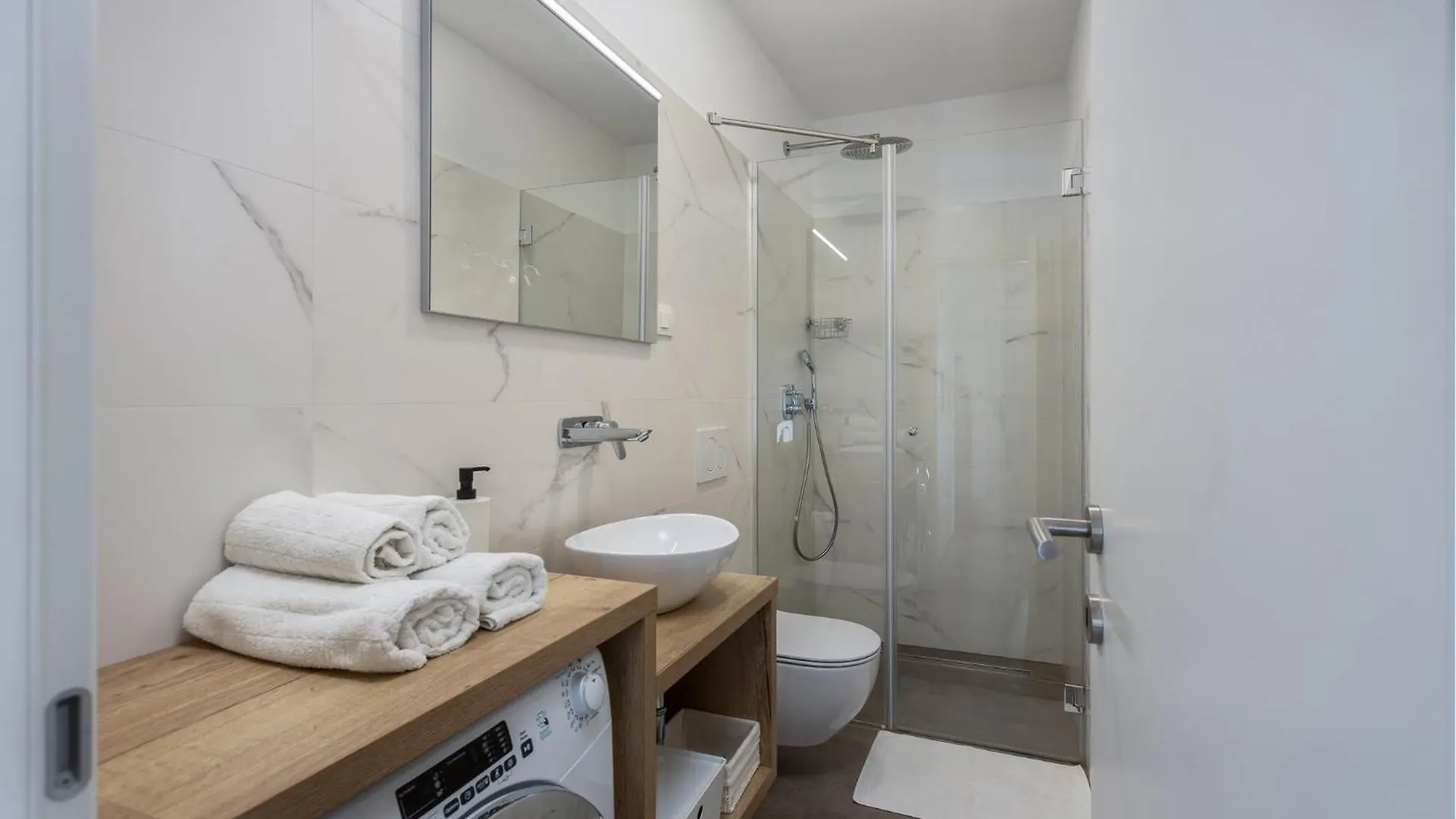 Cozy Apartment In Icici With House Sea View