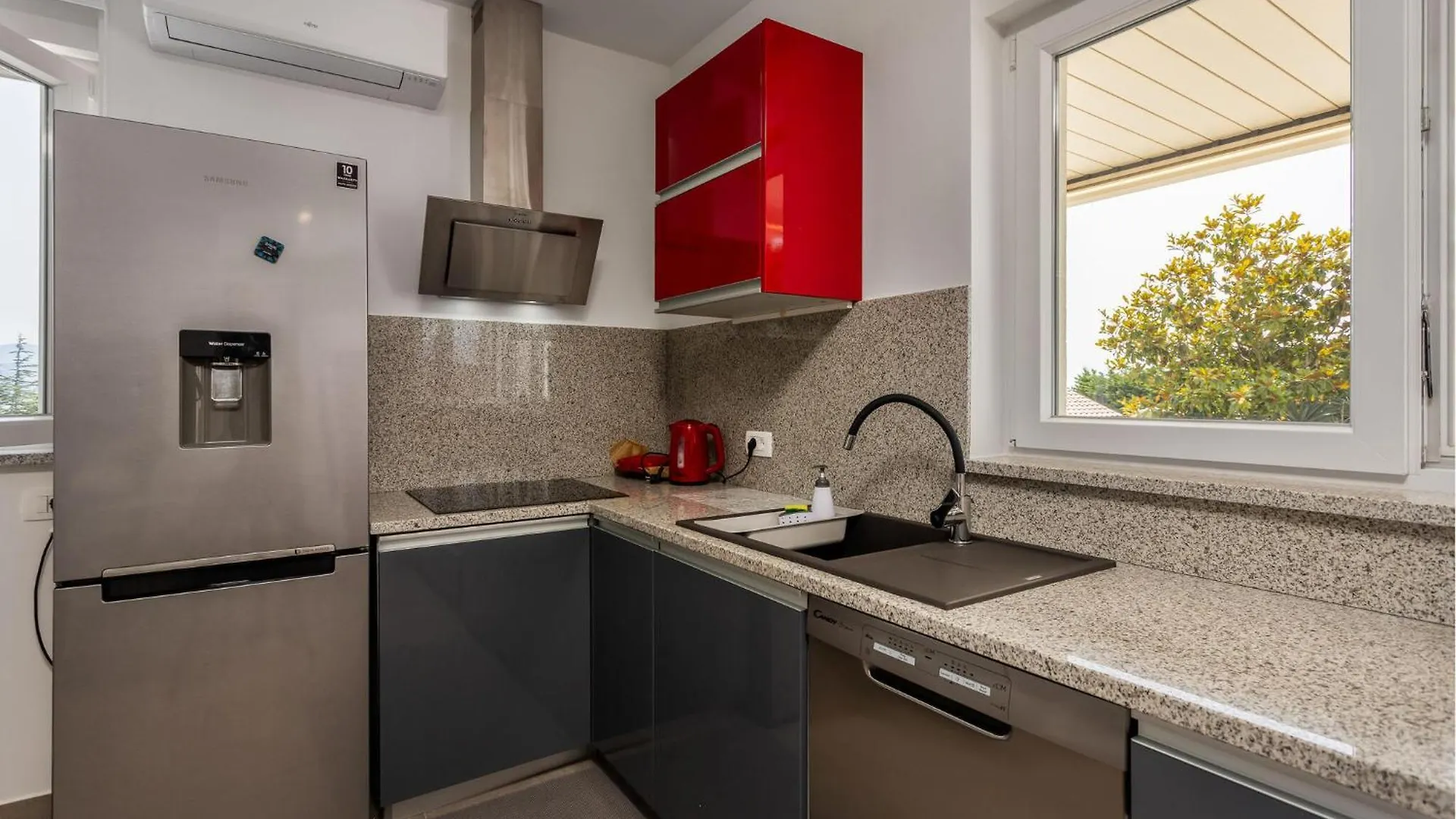 Cozy Apartment In Icici With House Sea View